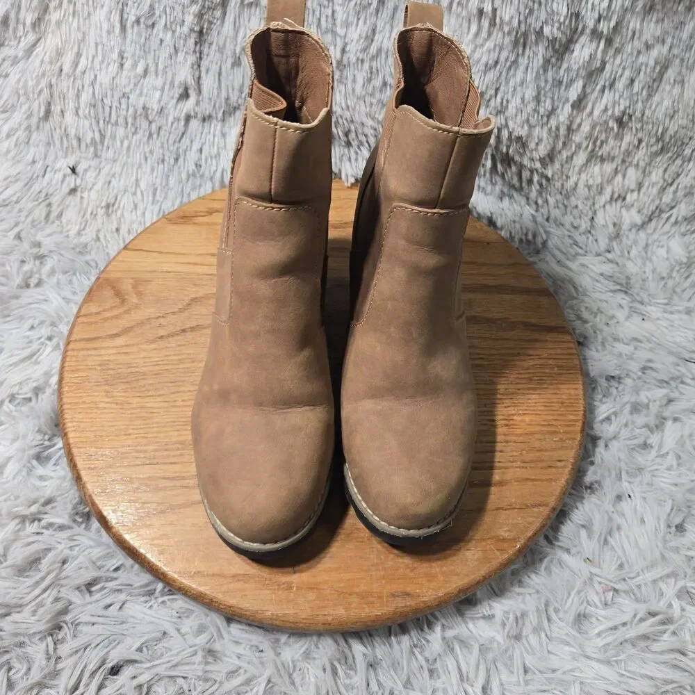 Universal Thread Chelsea Ankle Bootie Brown Boots Womens 9 Amalia Hidden Wedge